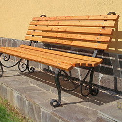 Záhradná kovaná lavička s drevom - záhradný nábytok