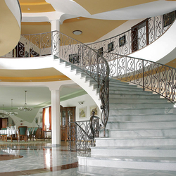 Luxusné točité kované zábradlie na schody - interiérové zábradlie