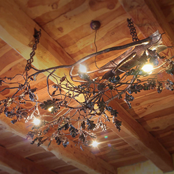 Luxusné interiérové závesné svietidlo - Dubový luster - výnimočné osvetlenie chalupy s motívom lesa a prírody