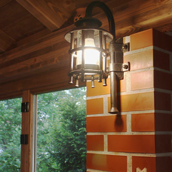 Bočné kované svietidlo - exteriérová lampa Klasik vhodná na osvetlenie budov, altánkov, terás...