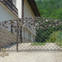 Kovaná brána - prepychy, vinič - ručne kovaná brána Kovaná brána - prepychy, vinič - ručne kovaná brána