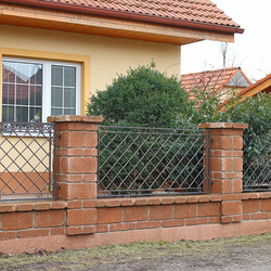 Kované oplotenie rodinného domu - moderný plot Kované oplotenie rodinného domu - moderný plot