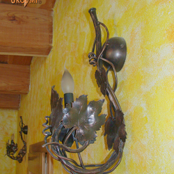 A wrought iron side lamp - vine A wrought iron side lamp - vine