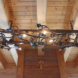 Kovaný luster na rebríku - vinič - luxusné závesné svietidlo - osvetlenie priestorov vo vidieckom štýle