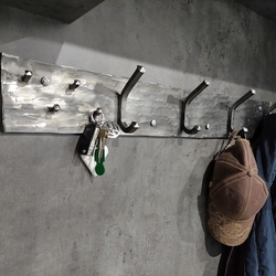 Dizajnový nástenný vešiak na kabáty + kľúče - vyrobený na mieru do predsiene