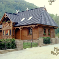 A wrought iron fence - cottage - 'Seclusion near the forest' - a gate GRANNY