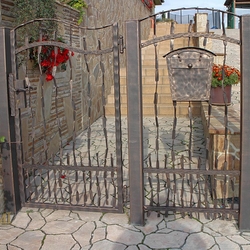 Wrought iron 'Crazy' - A hand forged gate